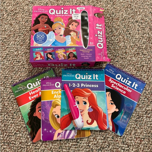 Disney Princess Quiz It 4-Book Set and Pen NWT - Picture 1 of 6